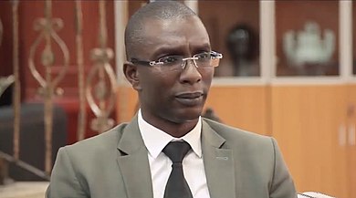 Le Président de l’Assemblée nationale, El Malick Ndiaye, procède à la nomination de Barka Bâ.